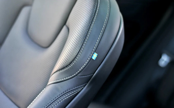 Volvo XC 60 cena 146900 przebieg: 129000, rok produkcji 2019 z Płock małe 781